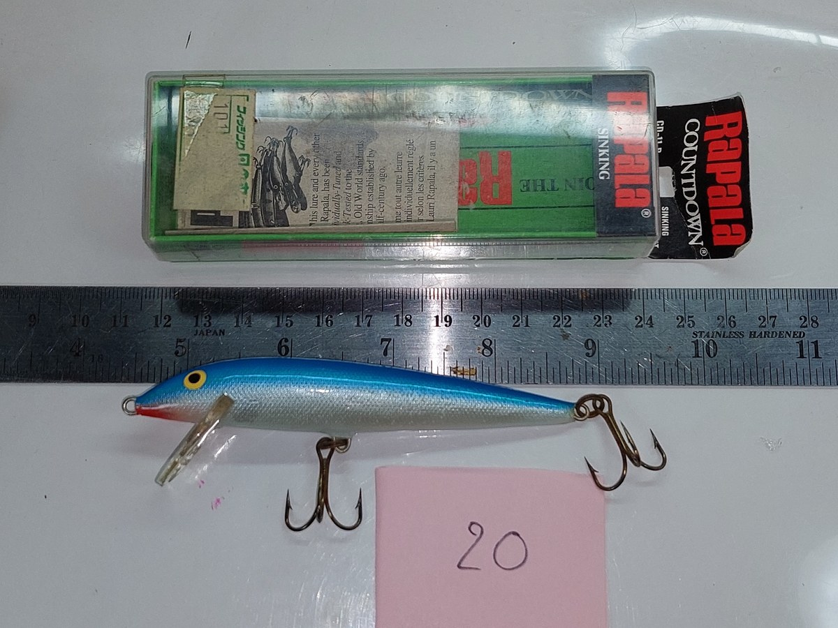   Dum fishing   ** LURE #    20   ****  RAPALA   COUNTDOWN  SINKING   CD 11  ***