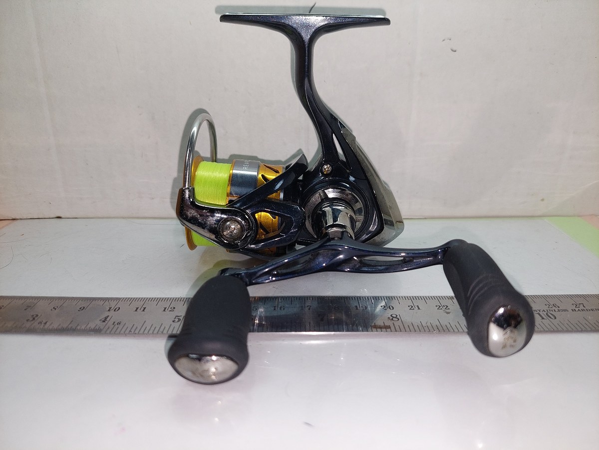   Dum fishing  8     *******     DAIWA  REVROS   2004 H - DH   ********