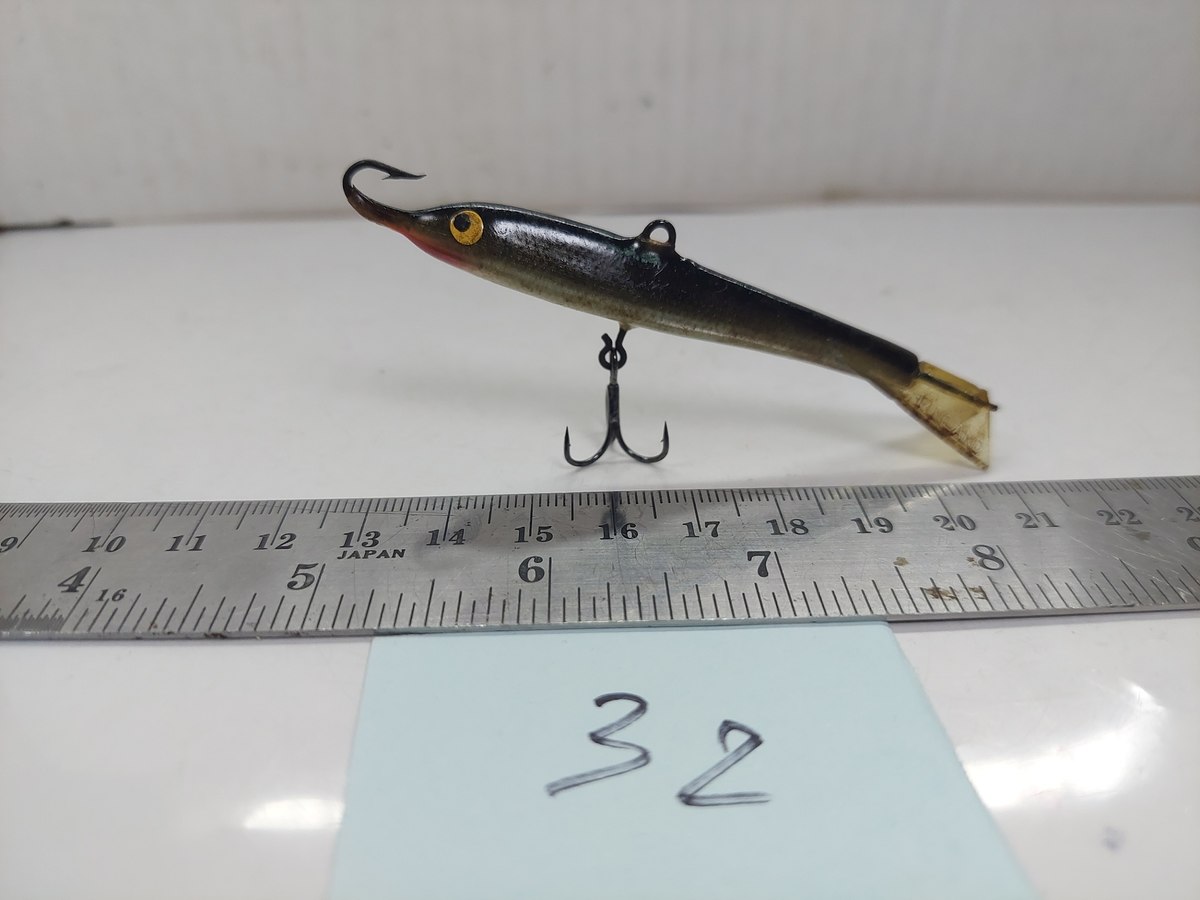   Dum fishing       *******     LURE #    32   ****  RAPALA   ****