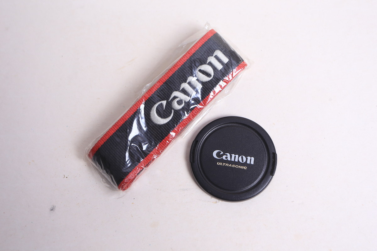 สายกล้องสำหรับคล้องคอ CANON แท้ Series CANON EOS 5D Mark ll (สายหนังแท้) และฝาปิ