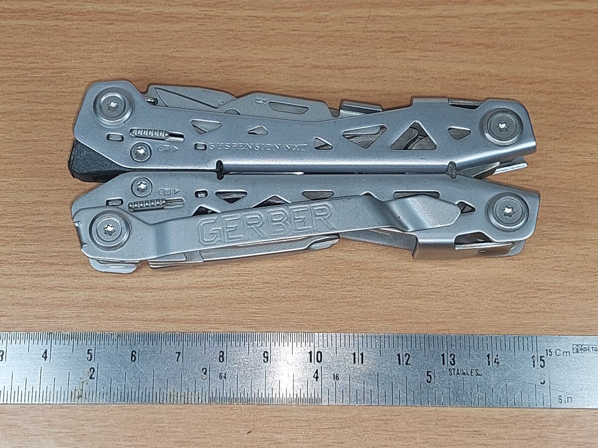   Dum fishing    #  8   **** GERBER   SUSPENSIONN   NXT   **** MULTI TOOL   ****