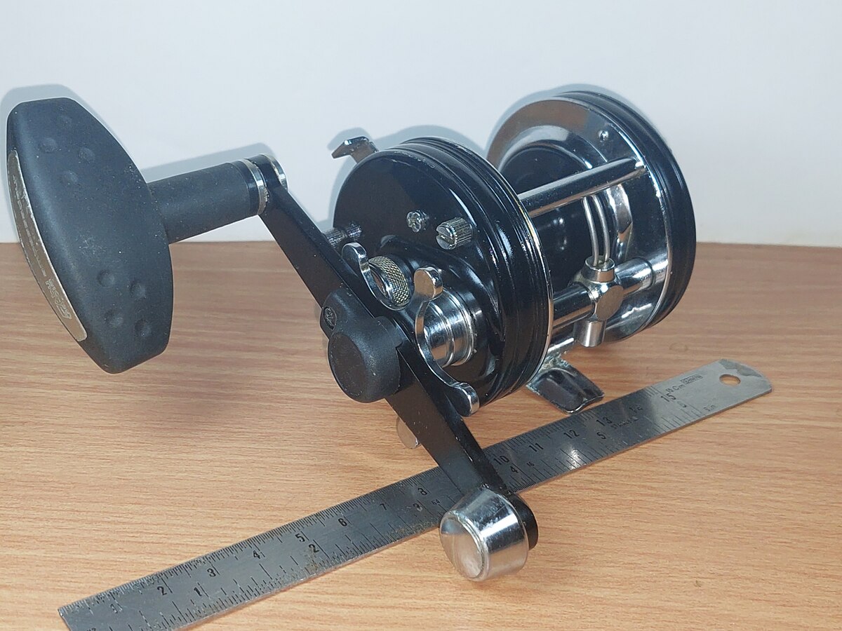   Dum fishing  REEL  #   9   *** ABU  AMBASSADEUR 5000 C  ** ABU JAPAN  25 YEAR 