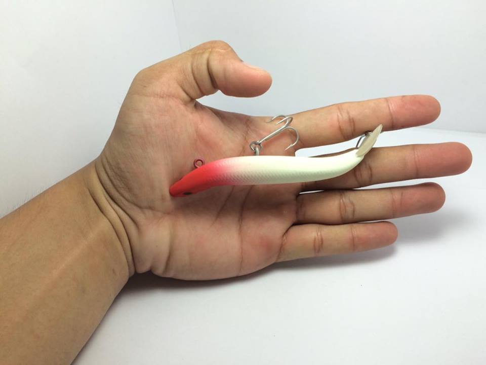 Silver Bear Culter ขนาด 10.5 cm หนัก 12 g. งานเลื้อยใต้ผิวน้ำ