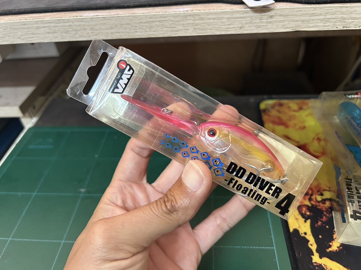 เหยื่อVMC(6.5cm)วัดจากห่วงหน้าถึงห่วงหลัง