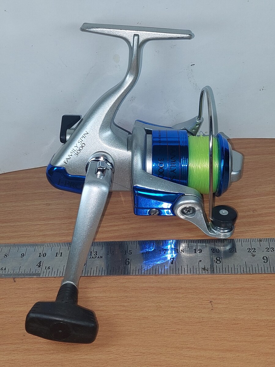   Dum fishing    # 20    *******    FAMILY   SPIN  3000      *******