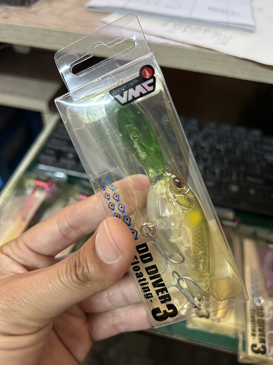 เหยื่อVMC(5.5cm)วัดจากห่วงหน้าถึงห่วงหลัง