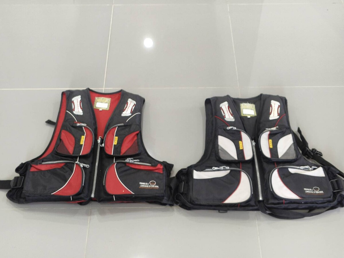 เสื้อชูชีพ  Execellent  Fishing  Collection    สถาพสวย  มือสองญี่ปุ่น