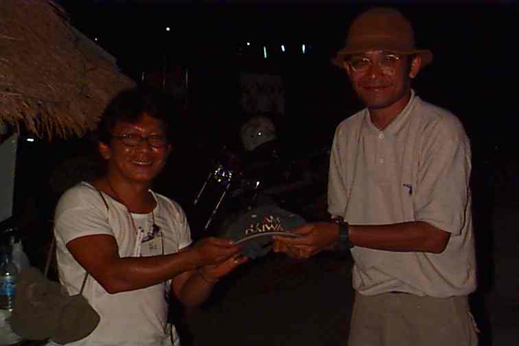 น้าโจ ได้รับรางวัล หมวก TEAM DAIWA โดยการตกปลาอึดไม่มีพักตั้งแต่เช้ายันเย็น สมควรแล้วสมควร