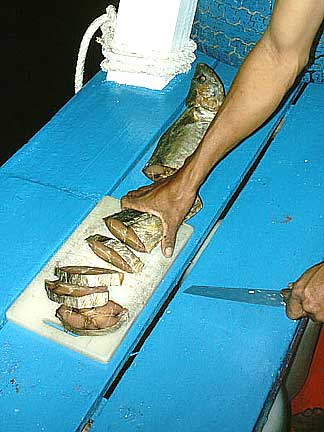 ปลาอินทรีเค็ม(อบแฟ๊บ) พี่เหนี่ยวอุตสาห์หอบหิ้วมาให้น้องๆลุงๆได้ลองลิ้มชิมรส...บอกตรงๆเห็นตอนแรกกัวมั