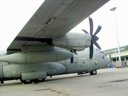         เครื่องบิน C 130 ของฝูงบิน 601 ของกองทัพอากาศ ที่ถูกนำมาใช้ใน....ปฏิบัติการ ลำเลียง.... ความ