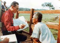 "สามร้อยตุ่ม"

มีหลายหนที่ทรงงานติดพันจนมืดสนิท ท่ามกลางฝูงยุงที่รุมตอมเข้ามากัดบริเวณพระวรกาย รอบ