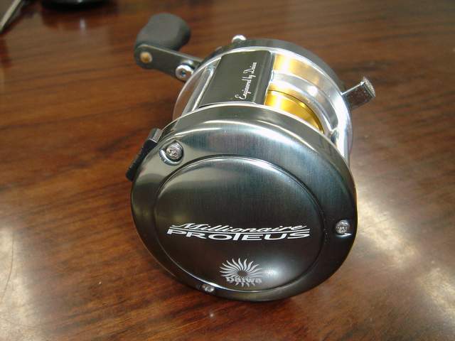 แนะนำตัวแรกเลยครับ
Daiwa Millionaire Proteus  ตัวนี้เป็นรุ่นใหม่ของ 2006 นี้
รุ่นนี้มี 3BB หน่วงแบ