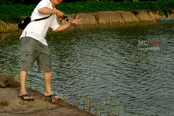 ส่วนรูปนี้ตั้งใจถ่ายให้เทพซี โดยเฉพาะครับ แต่ว่ามือใหม่หัดถ่ายอ่ะครับ มันได้แค่นี้เอง ต้องไปฝึกใหม่อ