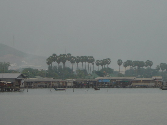 เราลงเรือที่สัตหีบครับ เรือ กัปตันหนวด 