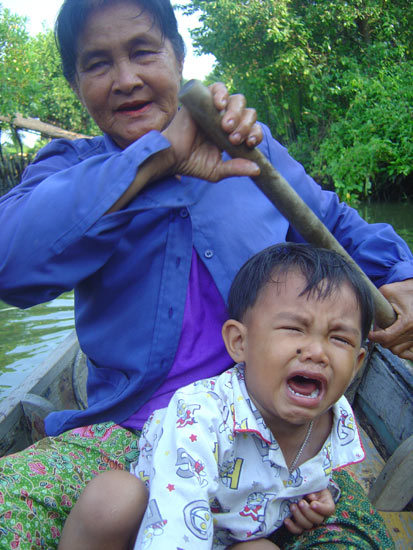 ดูสิ คุณยายกับเด็กมีความสุขจริงๆที่ให้ผมโดยสารกลับบ้านด้วย
ขอขอบคุณจริงๆ :blush: