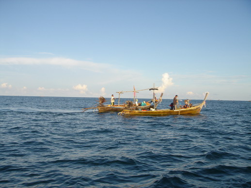 มีเรือบริเวณนั้งประมาณ 50 ลำได้ครับ