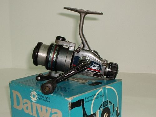 เอามาให้ดูบ้างครับ

Daiwa SK1050 ซื้อมาเมื่อประมาณปี 29