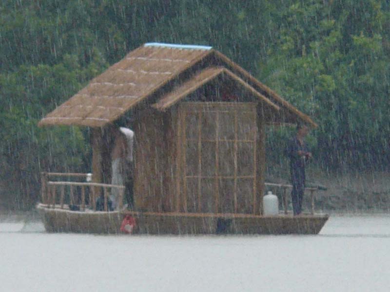 ช่วงเทียงๆบ่ายๆ ฝนตกหนักครับ ตกปลาไม่ได้เลย

เห็นพายุหมุนด้วย เสียดายถ่ายไม่ทัน น่ากลัวจริงๆ

อั