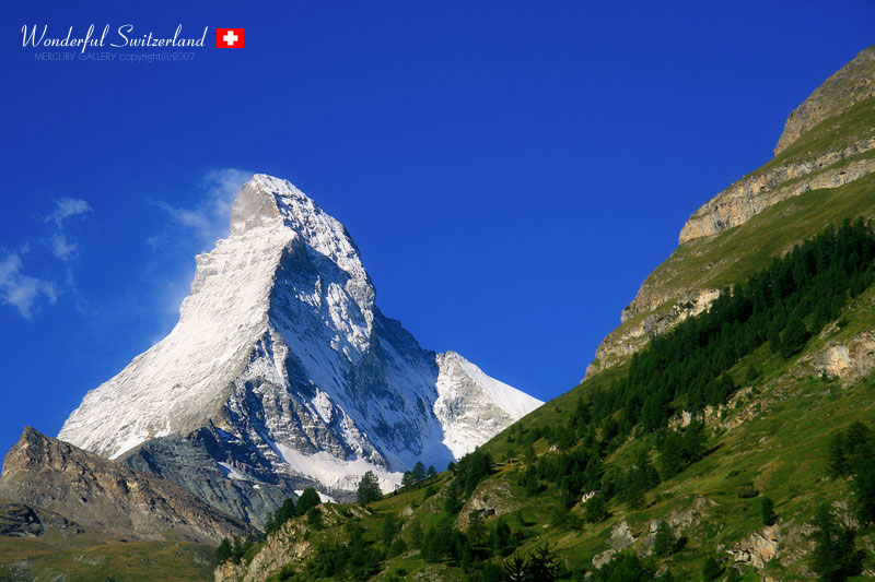 สัญลักษณ์ประจำเมือง Zermatt ครับ ยอดเขา Matterhorn   หลายคนคงเคยเห็นยอดเขานี้อยู่ในโลโก้ช๊อกโกแล๊ตมา