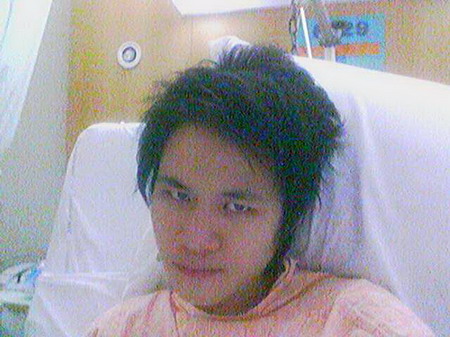 ต้องนอนในโรงพยาบาล8-9วันมันไม่สนุกเลย :cry:เบื่อมาก



ยังไงก็ขอฝากให้น้าๆระมัดระวังกันด้วยนะครั
