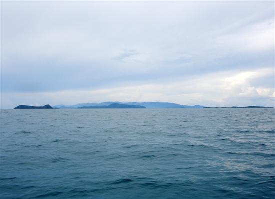 ระหว่างนั่งคอยปลา ก็เลยเก็บภาพมาฝาก ส่วนมากก็จะเป็นทะเล ไม่มีน้ำตกเลย (อิอิ) ขำ ๆ 

ในภาพเกาะที่เป