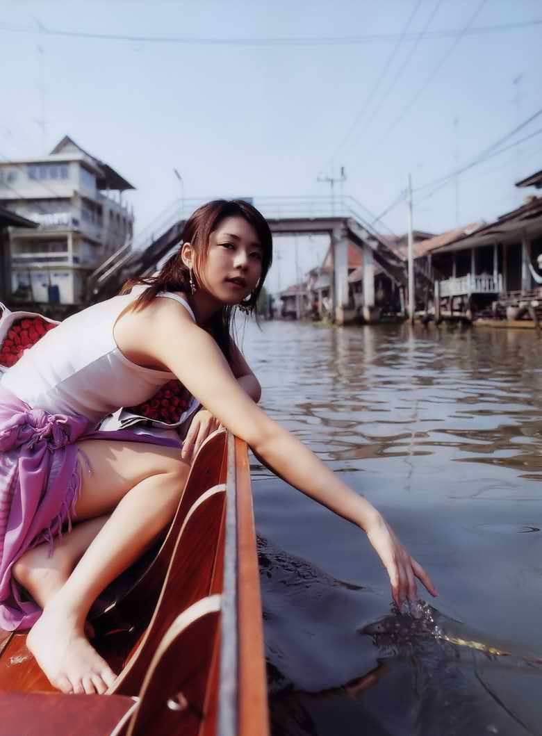 หรือจะ  ลองนั่งเรือ  ตกปลาตามคลอง  ดูก็ได้นะครับ  :grin:


 :love: :love: :love: :love: :love: