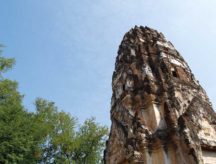 แล้วก็มาแวะกันที่ วัดพระพายหลวง ... ค