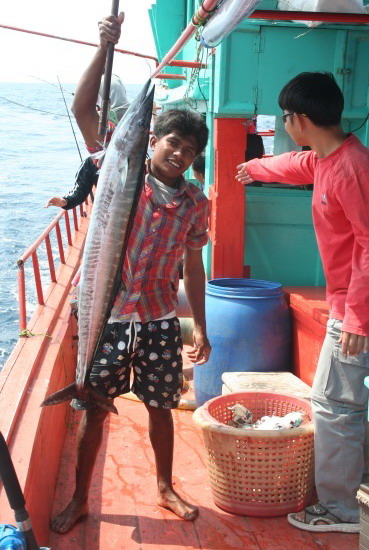 หลังจากเหตุการสงบก็พบตัวต้นเหตุความวุ่นวายในครั้งนี้สูญเสียกำลังพลไป2นายจากซั้งแรก โชว์โดยเจ้าแดงเจ้