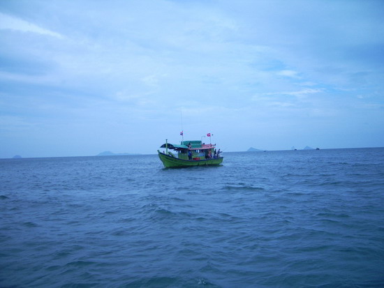 เจอแล้วครับเรือเกียรชลธารของบังหลีมาแอบอยู่แถวตรุเตานี่เอง
 :laughing: :laughing: :laughing: :laugh