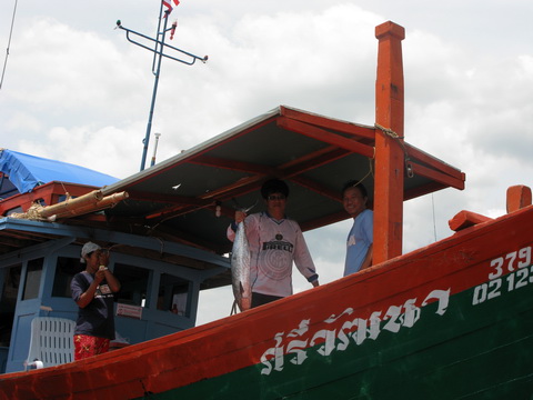 กระทู้โฆษณา: :grin:
เรือศรีวัฒนา โดยไต๋หลี หรือบังหลีหนึงในทีมผู้รวมสร้างตำนาน ปลาหมอทะเล400โล แห่ง