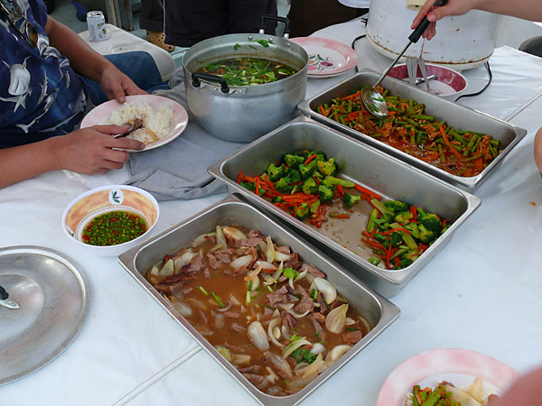 อาหารการกินดี ตาสมชาย พ่อครัวประจำเรือ ฝีมือเด็ดดวงจริงๆ มีพวกมากระซิบ หนีคดีอะไรป่าว ไม่ยอมไปทำมาหา