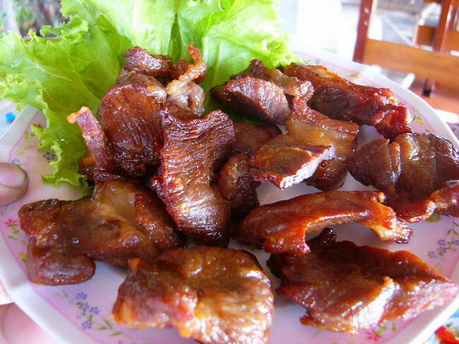 หมูแดดเดียว เอามาเคี้ยวกันเหงาปาก :smile: :smile: