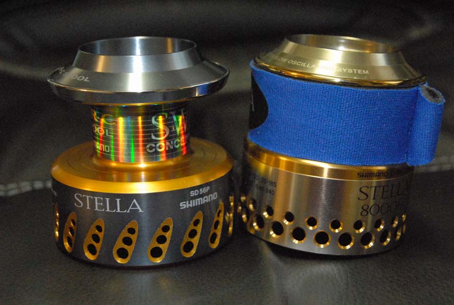 สปูลครับผม ตัวซ้าย Stella 8000HG ตัวขวา Stella 8000FA   
