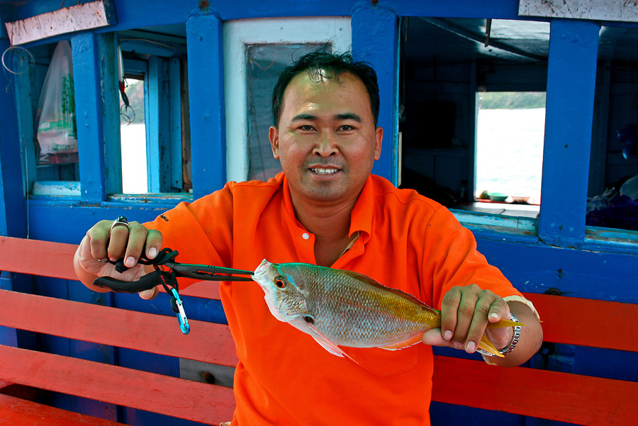 น้าดม  เอาปลาหางเหลืองที่ เจ๊หนึ่ง ตกได้มาโชว์

เรียกความกระสันให้กับผู้ที่เริ่มหงอย 

 :grin:
