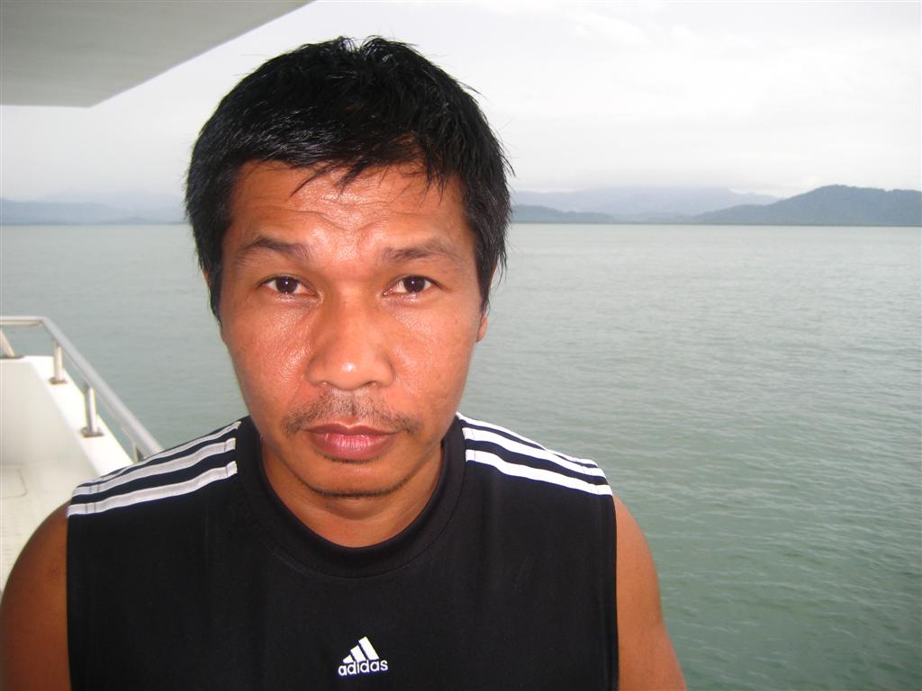 โฉมหน้าผู้ร่วมทริป น้า phol Kbank รูปหล่อจัดไป
ทริปนี้คืนแรก เท่าที่สอบถามเมาเรืออาเจียนไปประมาณ 10