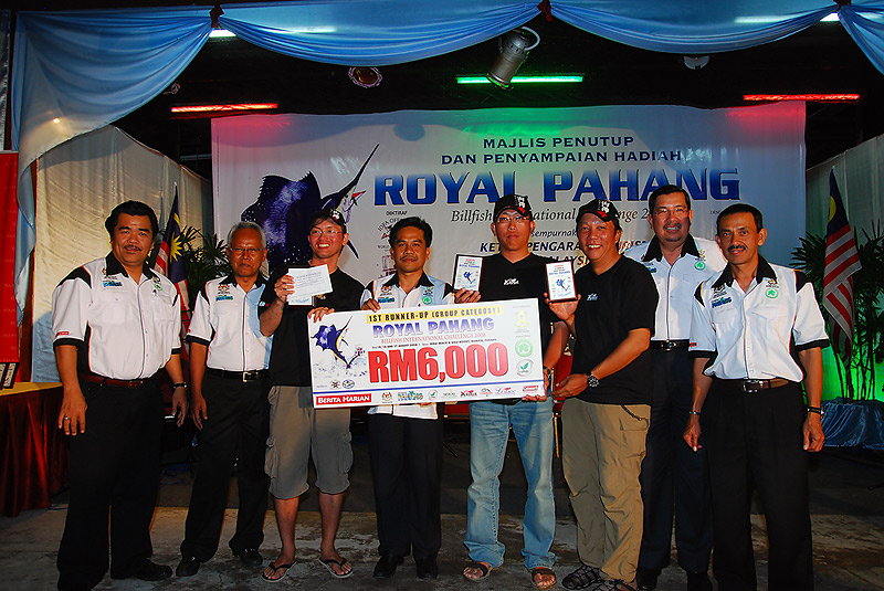 team XZOGA SINGAPORE รับรางวัล  ประเภทปลารวมทีม  อันดับ 2 :cheer: :cheer: