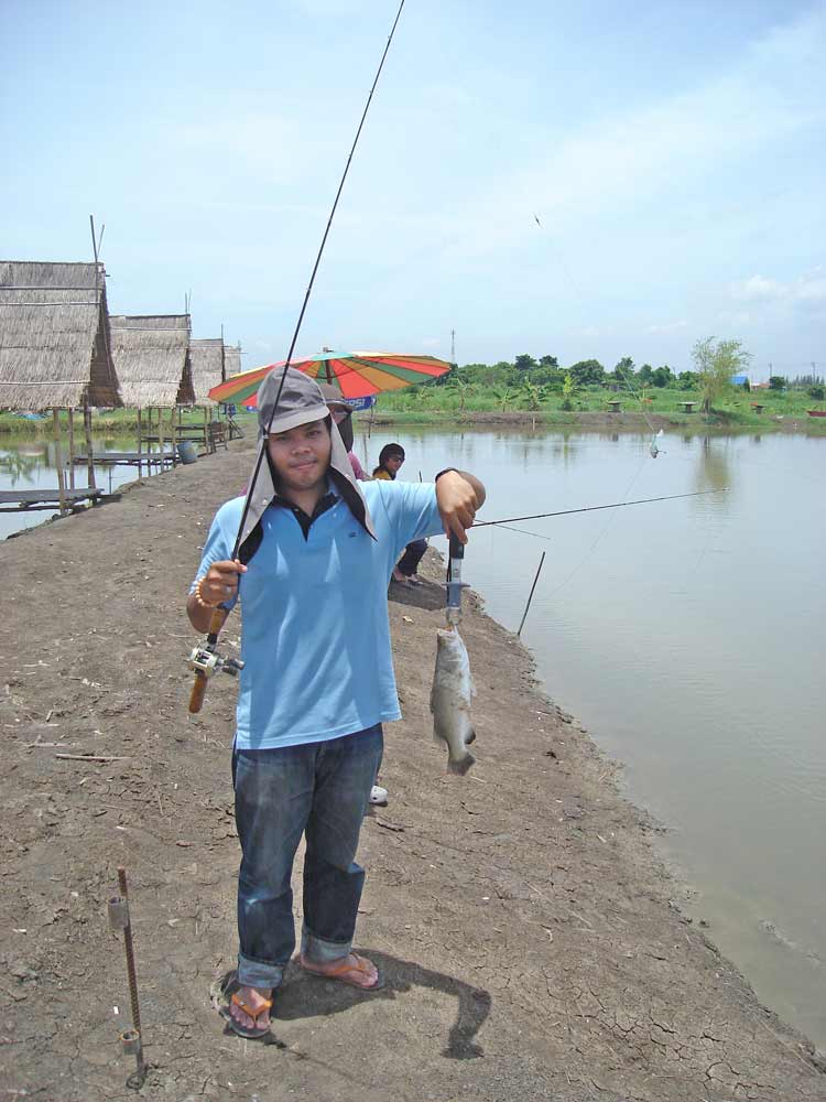 เน็ต ชั่วโมงหมดครับ

ฝากไว้แค่นี้ก่อน

พรุ่งนี้มาต่อ

หนังม้วนนี้ยาวครับ

 :grin: :grin: