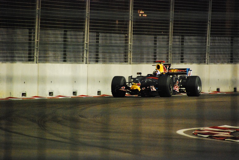 David Coulthard  ทีม RedBull Racing

หวัดดีคับน้าวัฒน์   น้าน้อง Pixy เหลืองคันนี้ซื้อมาฝากไม่ใหวแ