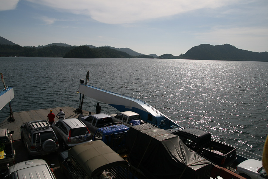 เรือออกเดินทางสุ่เกาะช้าง