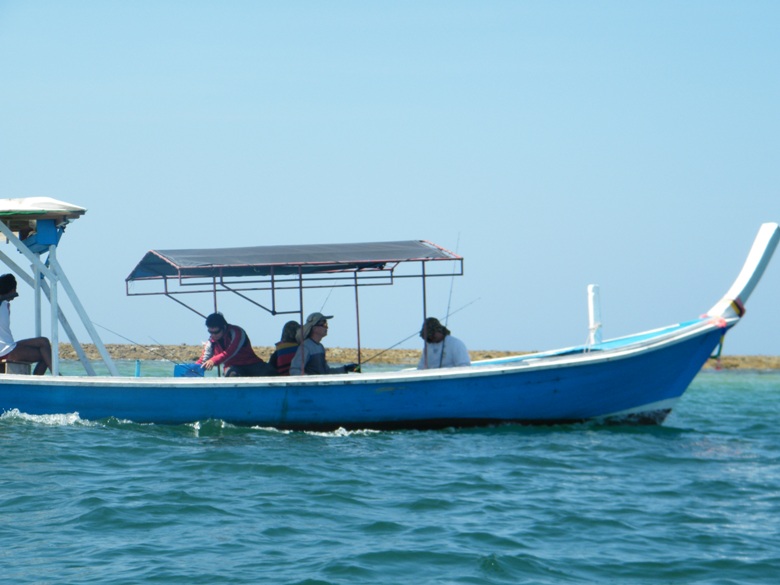 ต้องนั่งเรือเหมือนตีชะโดในเขื่อนน