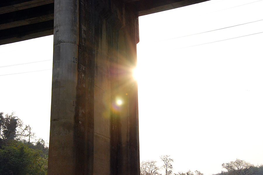 ลอดสะพานปูน ทางไปวัดวังวิเวก (หลวงพ