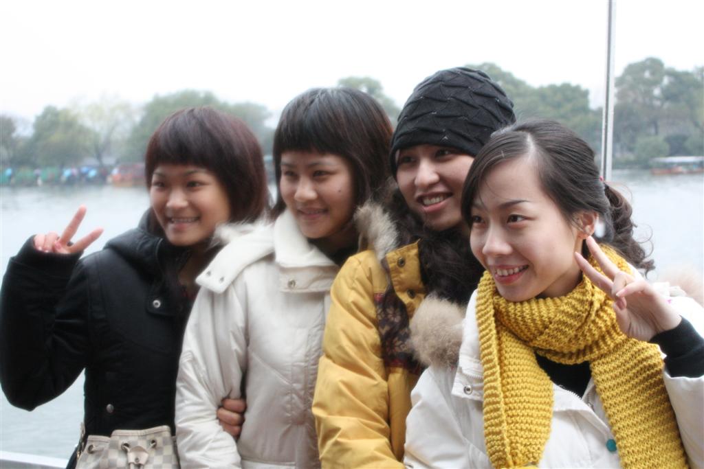 สาวๆ4คนชาวจีน มากลุ่มเดียวกัน