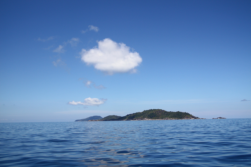 เดินทางมาประมาณ 5-6 ชั่วโมงก็ถึงหมู่เกาะสิมิลัน 