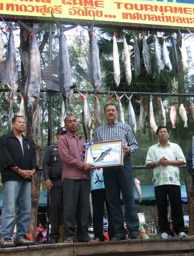 รางวัลรองชนะเลิศปลาช่อนทะเล
คุณมะสุกรี อาแซ จาก ทีม ชมรมส่งเสริมกีฬาตกปลา เทศบาลเมือง จ.ปัตตานี 11 