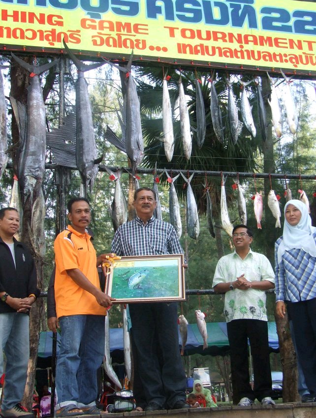 รางวัลชนะเลิศปลาสละ
คุณปฏิภาณ อาแว จาก ทีมงาแม่ น้ำหนัก 5.10 กก.