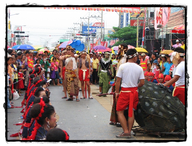 ตำนานที่ทำให้เกิด ประเพณี บุญบั้งไป ขึ้น มา



ประเพณีบุญบั้งไฟ เป็นประเพณีหนึ่งของภาคอีสานของไท