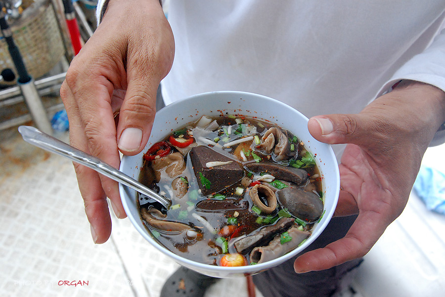 มื้อนี้ก๋วยจั้บ  อร่อย ๆ ๆ