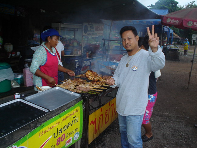 แวะร้านประจำครับ   :cheer: