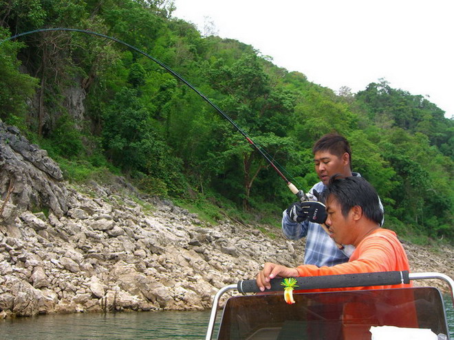   ถึงหมายเด็ดพอเรือเข้าหมายได้ไม่นานกับชะโดที่กัด Pop  12 CM. เสียงดังได้ใจ