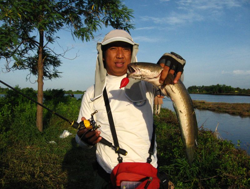 ปลาตัวแรกของโปรเวียดนามเราครับ หล่อไปเลย :cool: :cool: :cool: :cool: :cool: :cool: :cool: